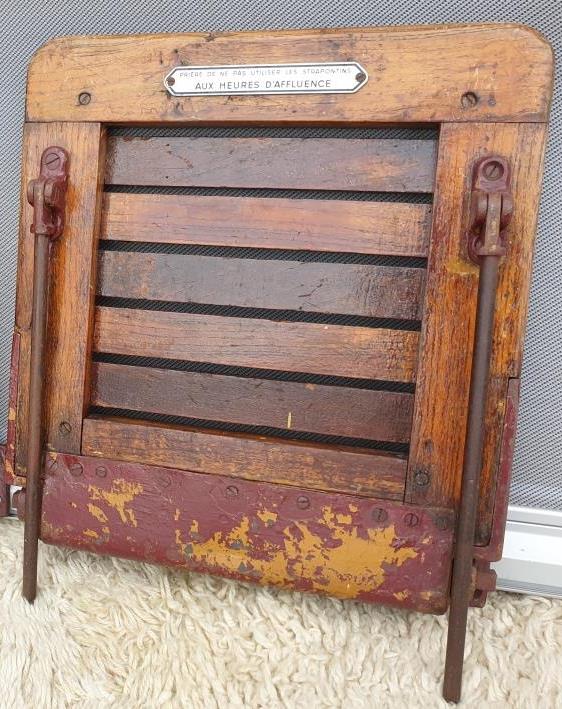 Folding seat wood Paris metro Sprague 1920