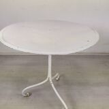 White garden pedestal table