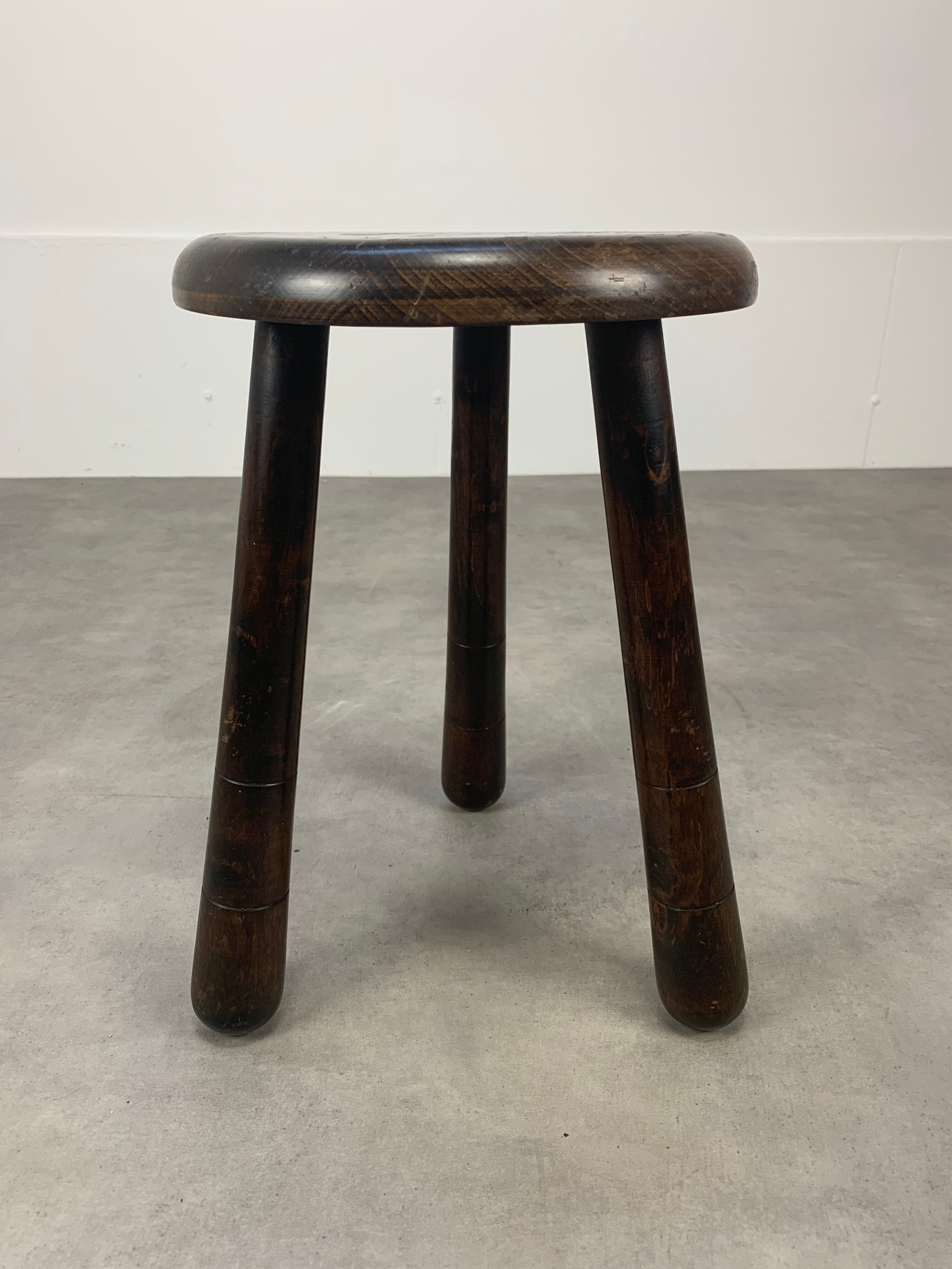 Tabouret tripode pieds massue, bois