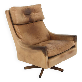 Scandinavian rotating leather armchair, Swivel chair, "Minerva", Torbjørn Afdal, Sweden, 1960