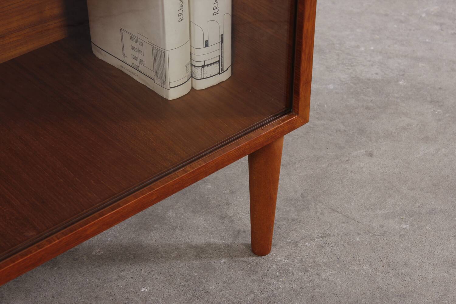 Vitrine vintage en teck, design du milieu du siècle, années 60-70