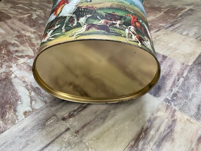 Massilly silkscreened sheet metal paper basket