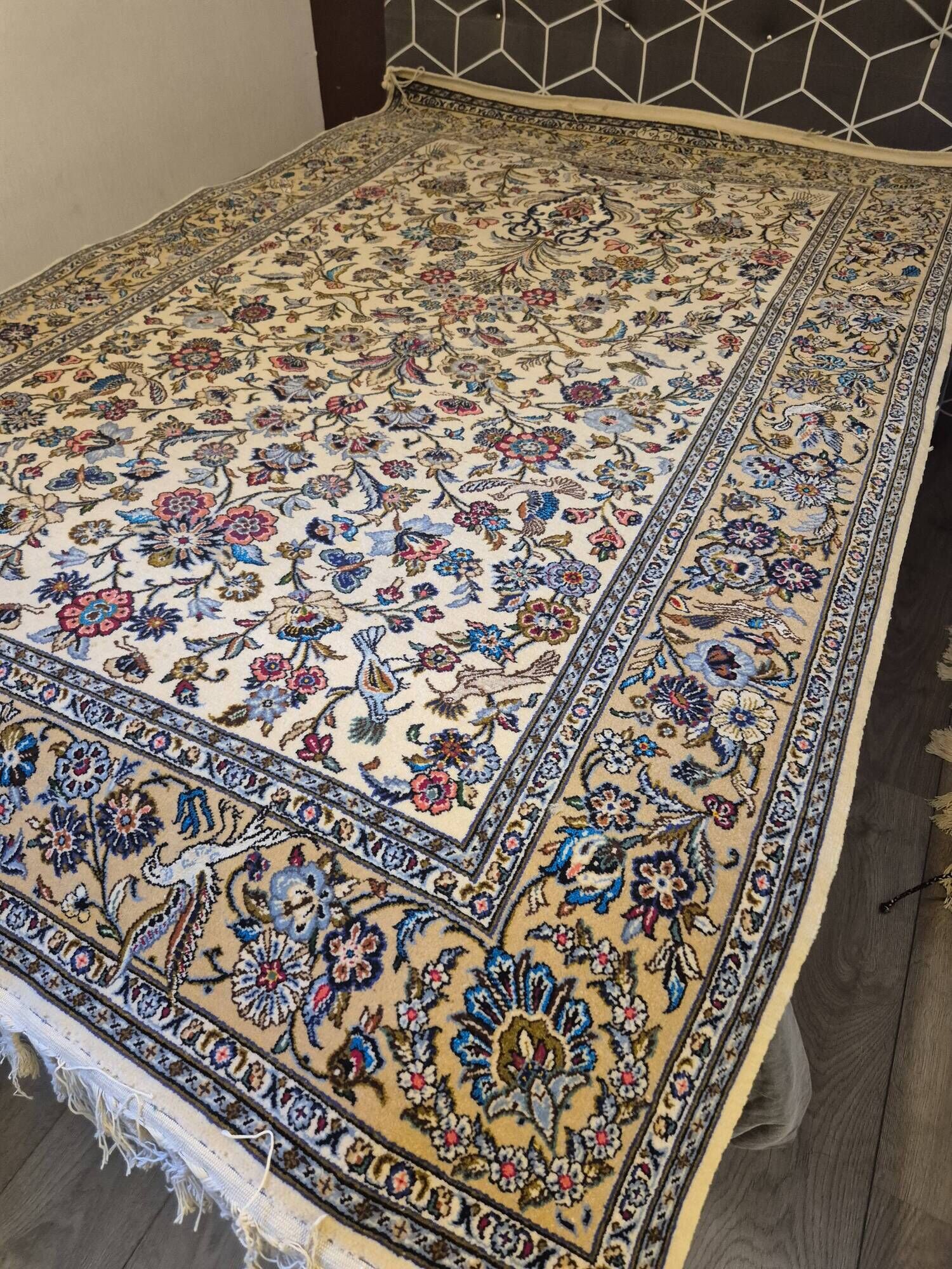 Grand Kashan Ivory Floral Rug 143x222 – Garden of Paradise