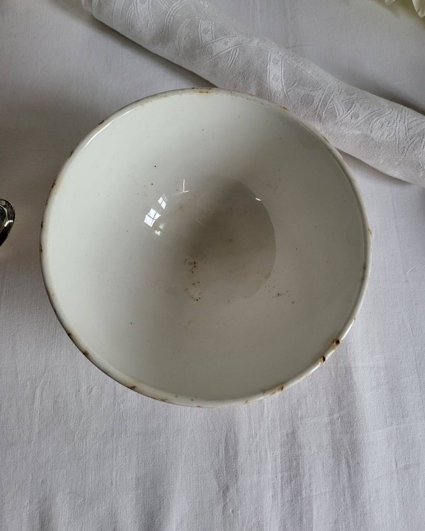 Old bowl in earthenware DIGOIN SARREGUEMINES with faceted burgundy.