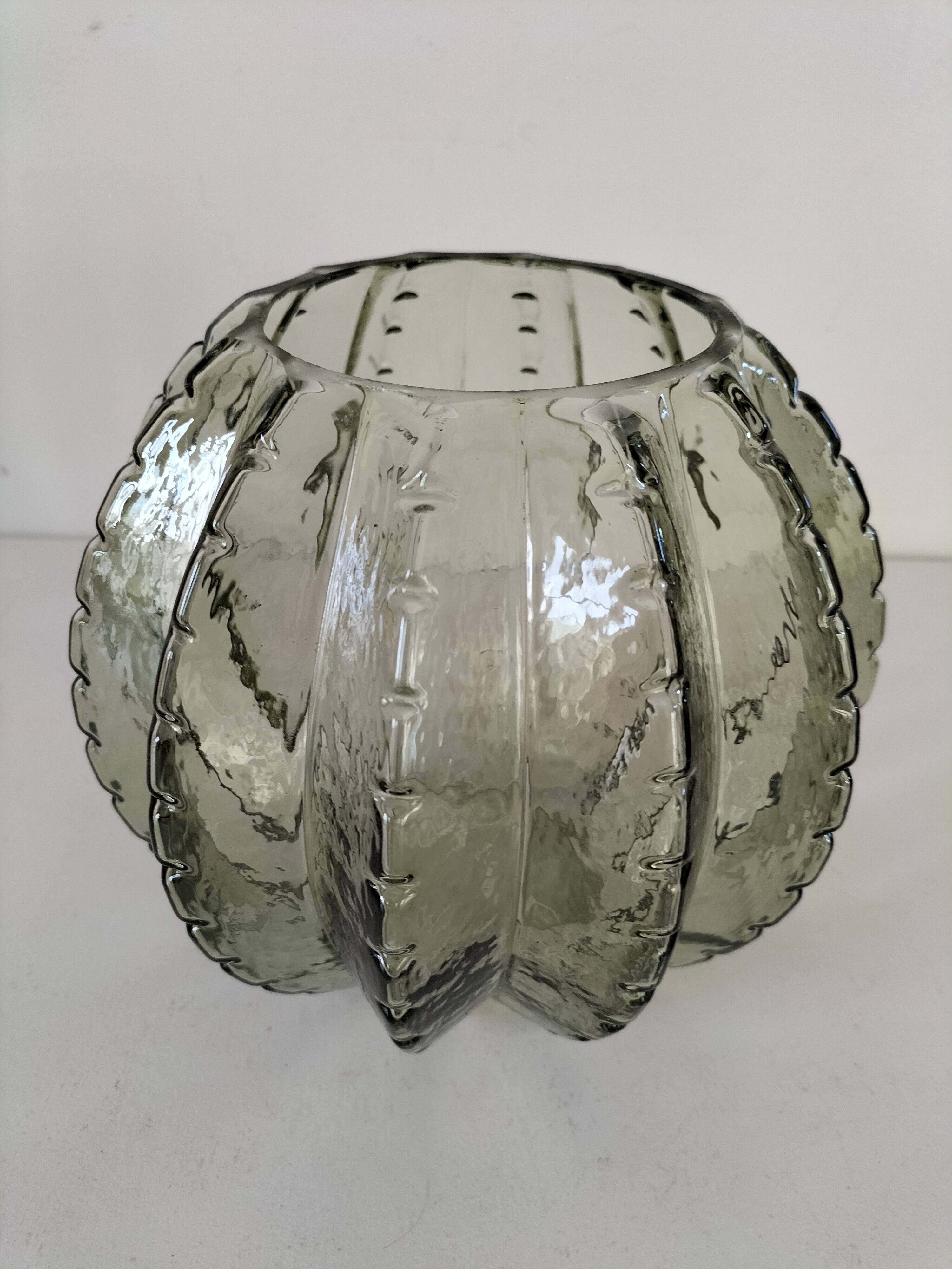 Cactus-look ball vase
