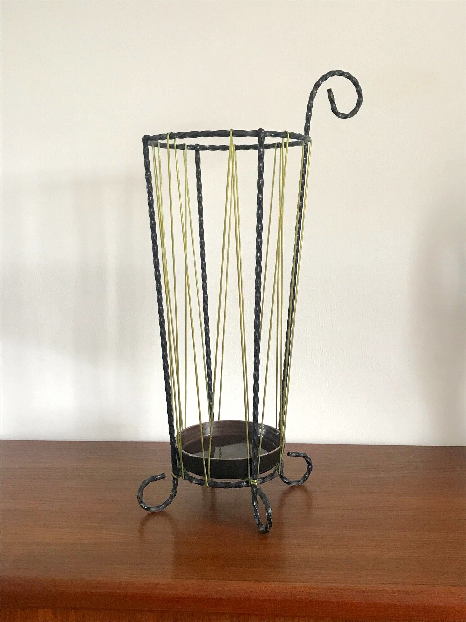 Vintage umbrella door in wrought iron and scoubidou 60s