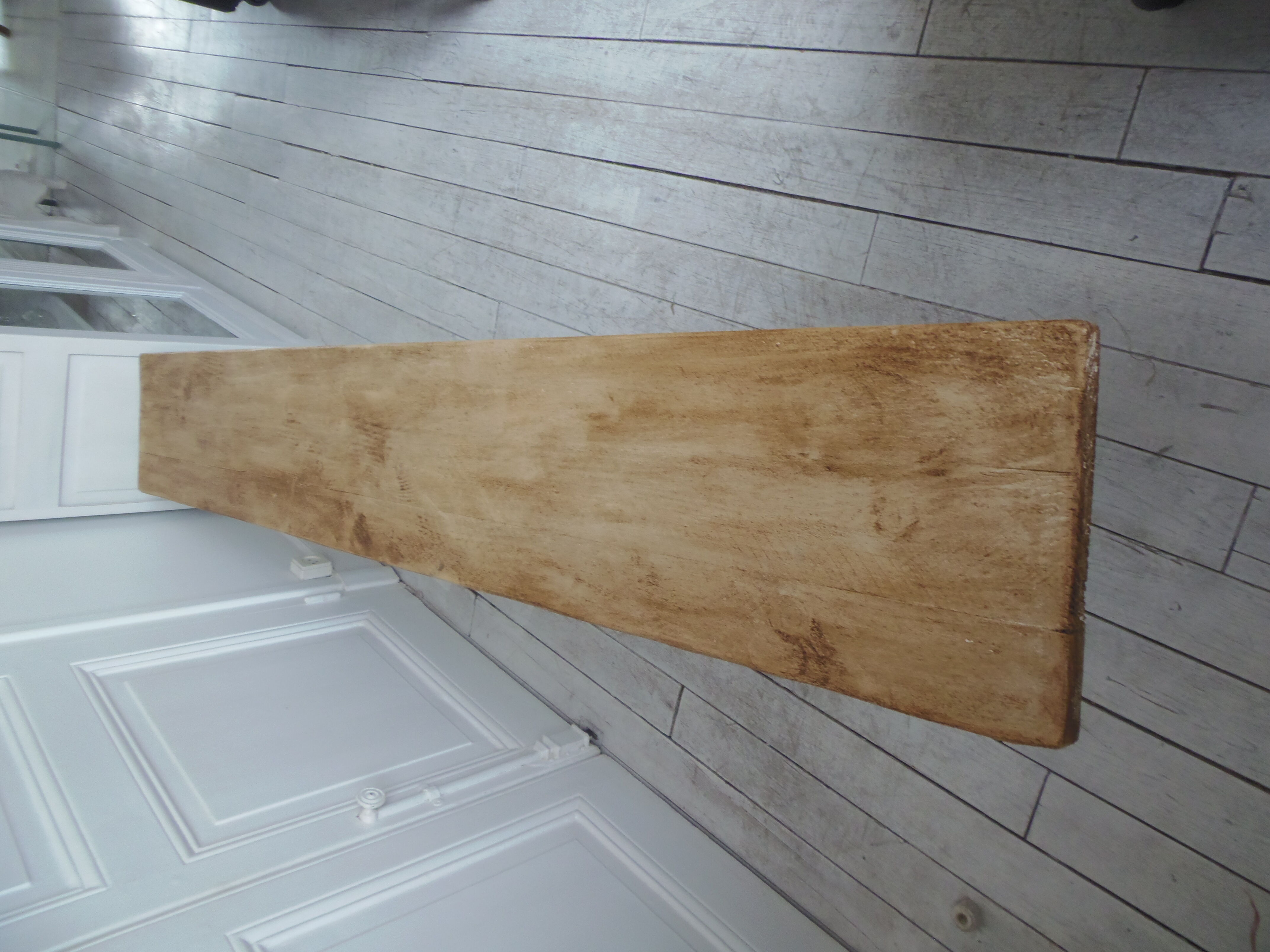 Bench metal structure and cross slate gray wood, waxed seat medium oak.