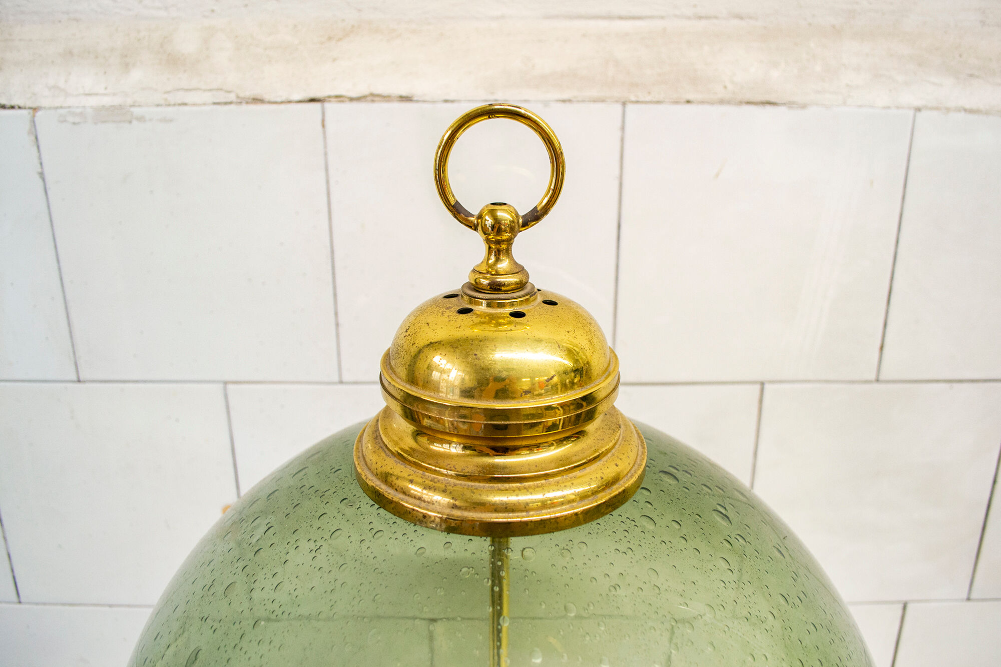 Table lamp in brass and blown glass, Caccia Dominioni style 60s