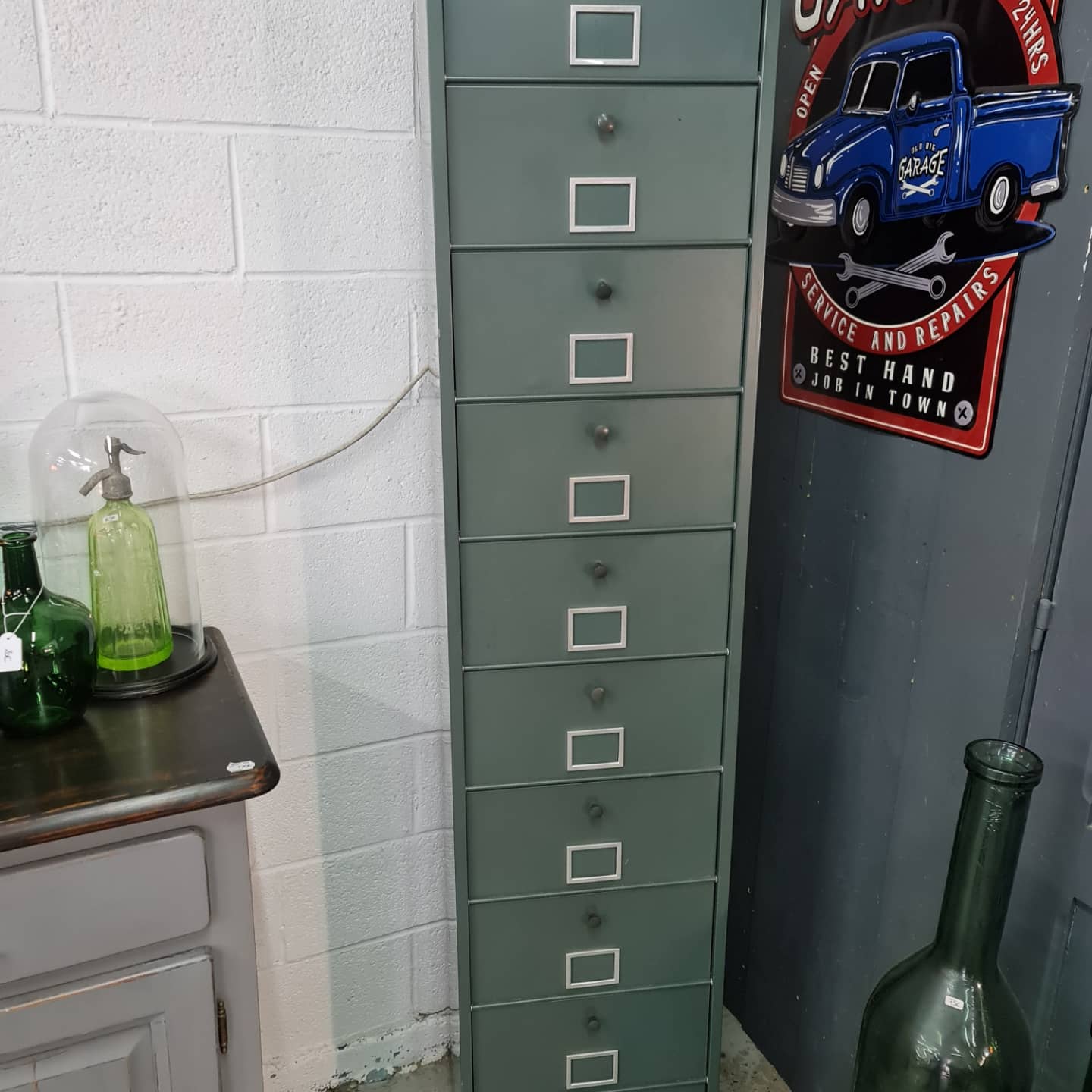 Old clamshell column, superb original color