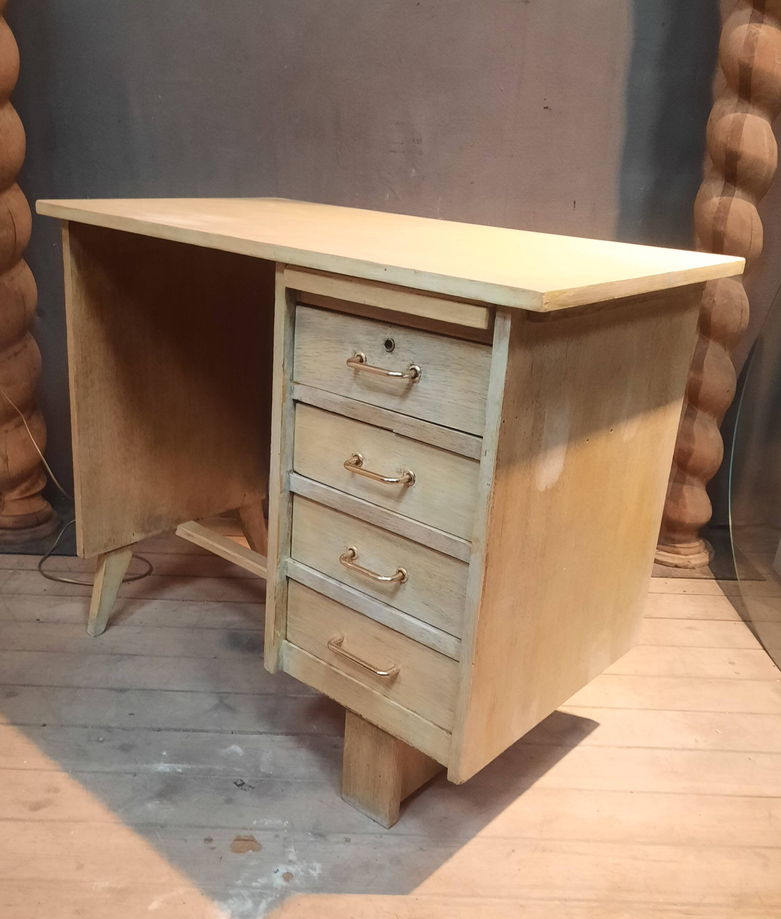 1950s single-pedestal desk