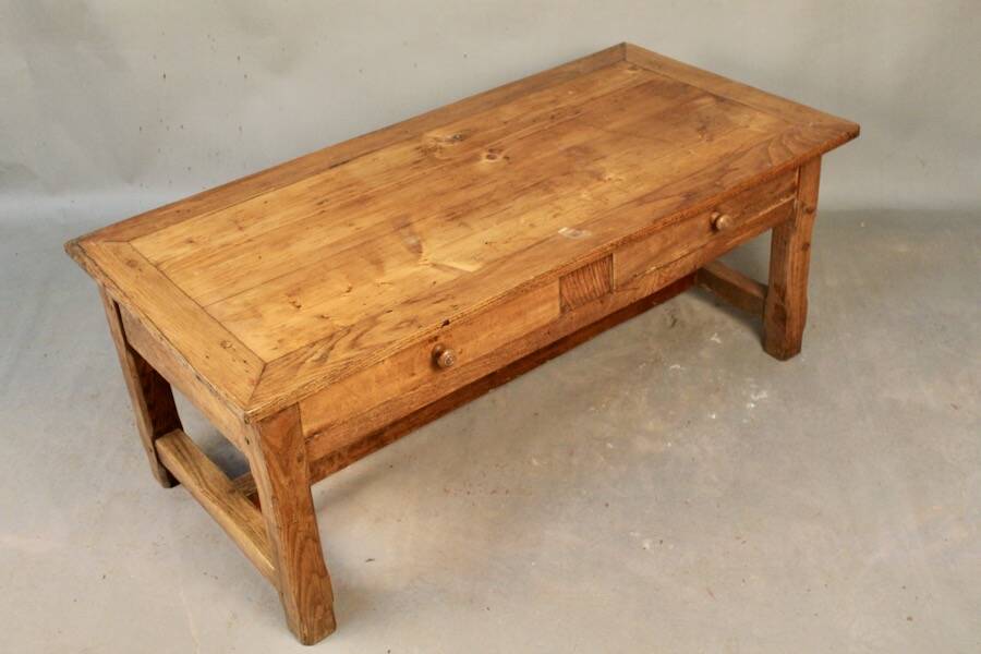 Opening oak coffee table with 2 drawers