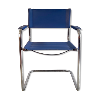 Fauteuil « cantilever» design Bauhaus en cuir bleu années 80