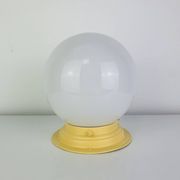 Applique, plafonnier Art déco globe en opaline et socle jaune