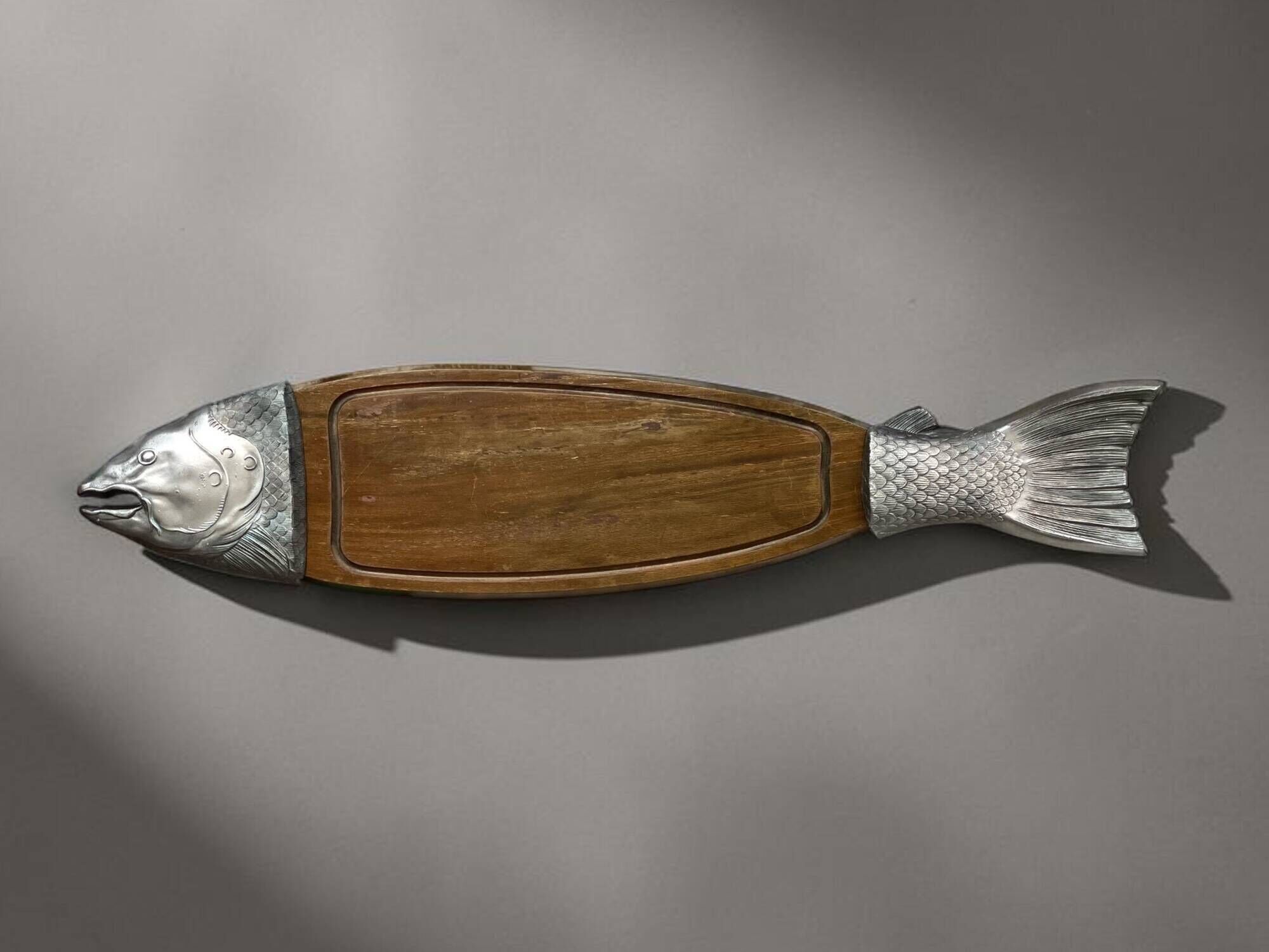 Large wooden and silver-plated fish board, 90 cm