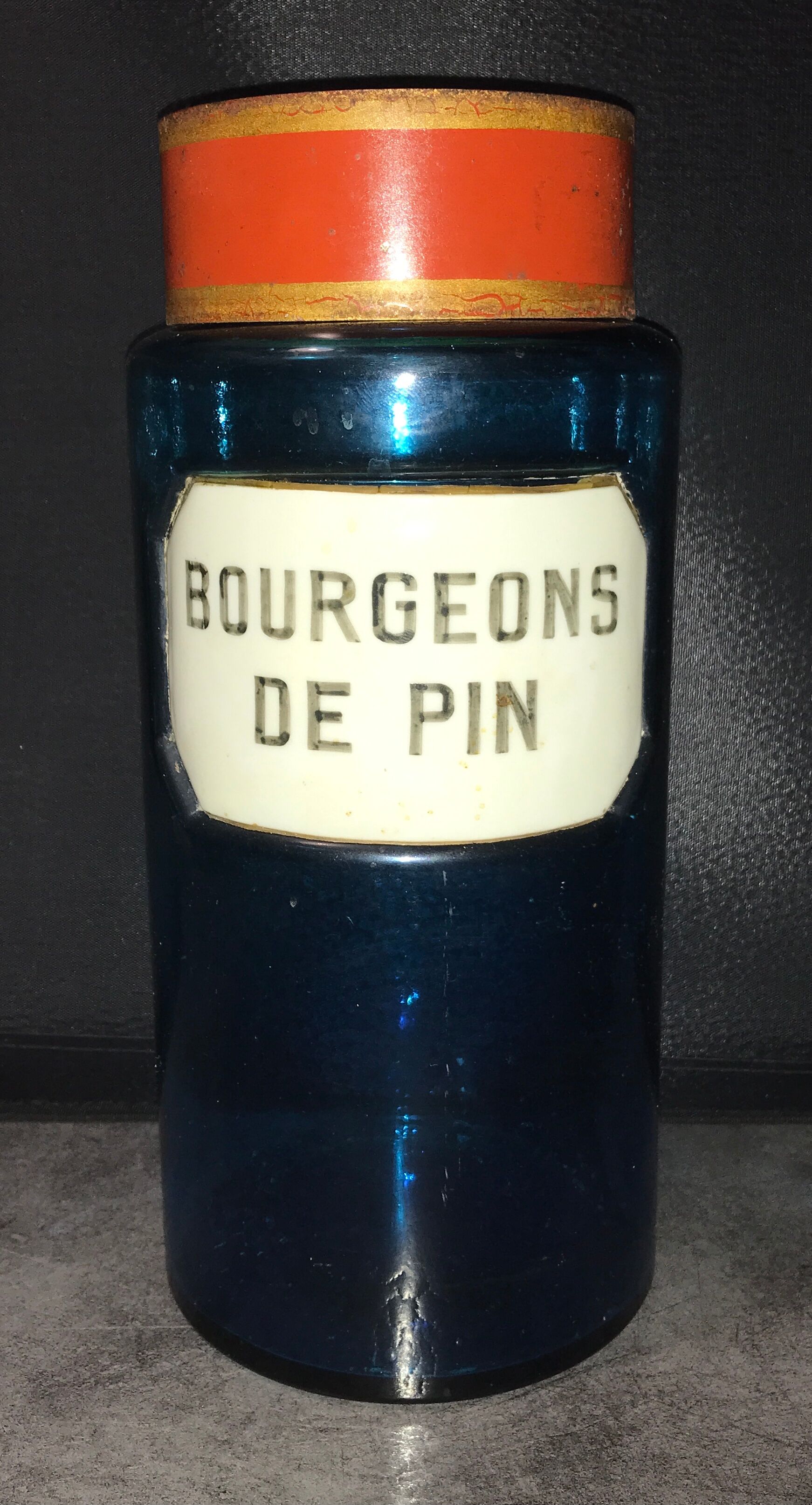 Flacon bocal de pharmacie apothicaire en verre bleu, plaque bourgeons de pin, 26,5 cm