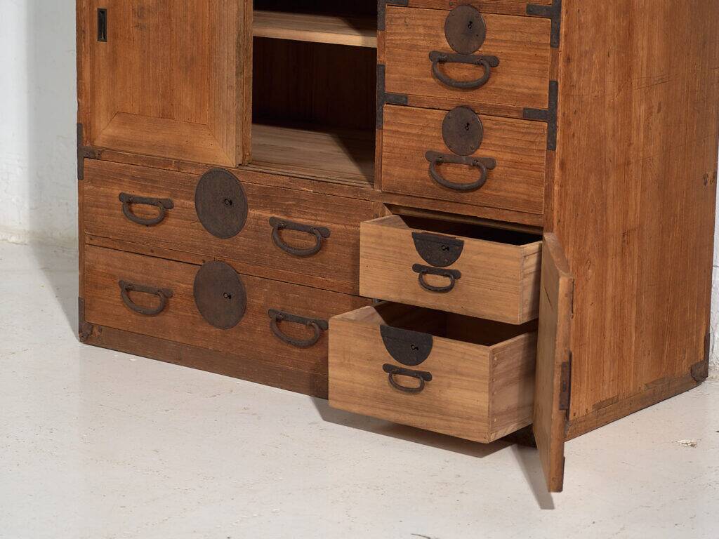 Antique storage furniture – Meiji / Taishō period (c.1868-1926) #98
