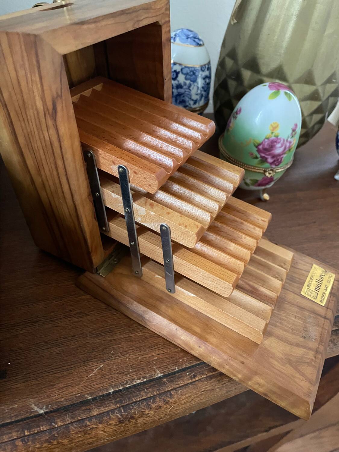 Vintage olive wood cigarette case/box dispenser