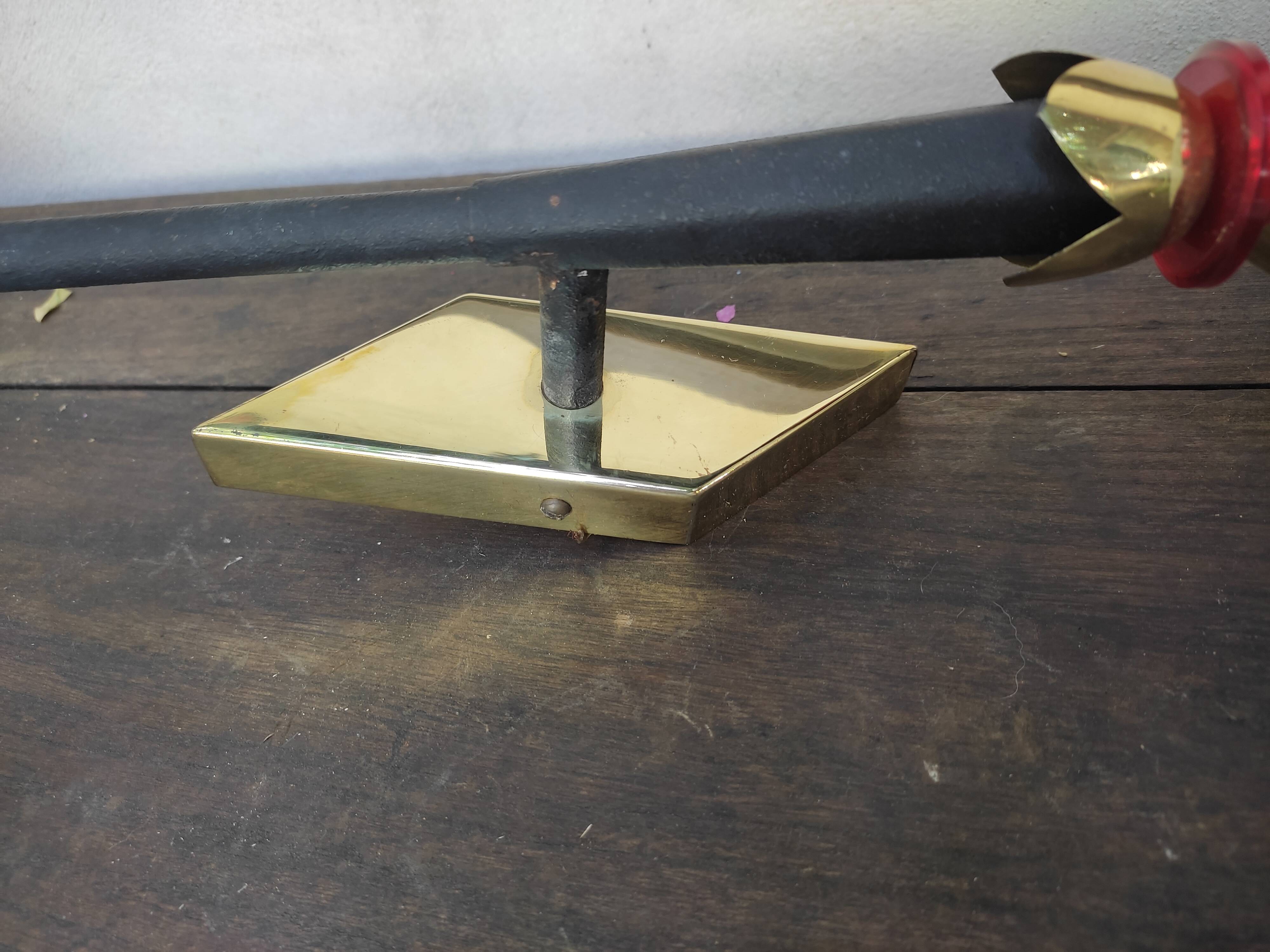 Flare wall with opaline