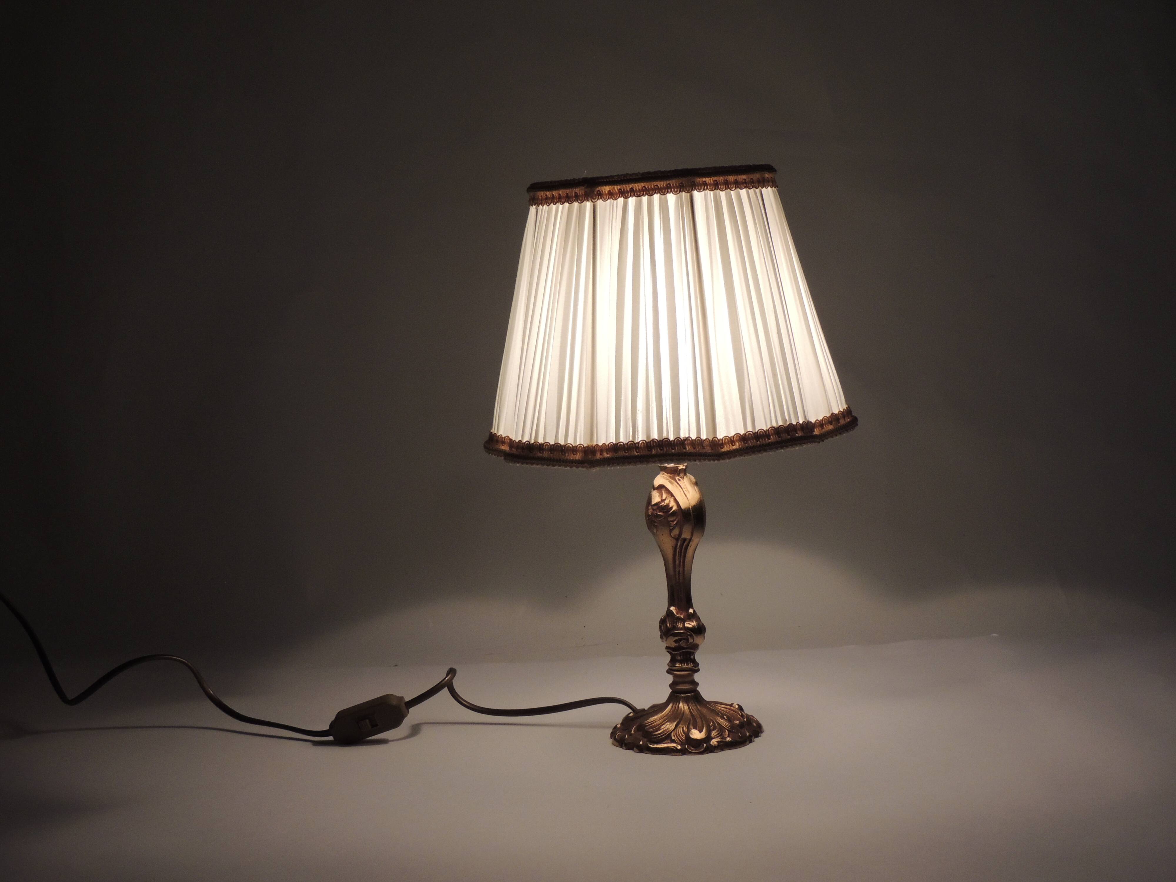 Bronze vintage table lamp
