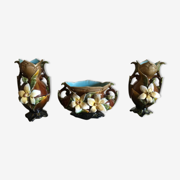 Deux vases et jardinière barbotine art nouveau en faience