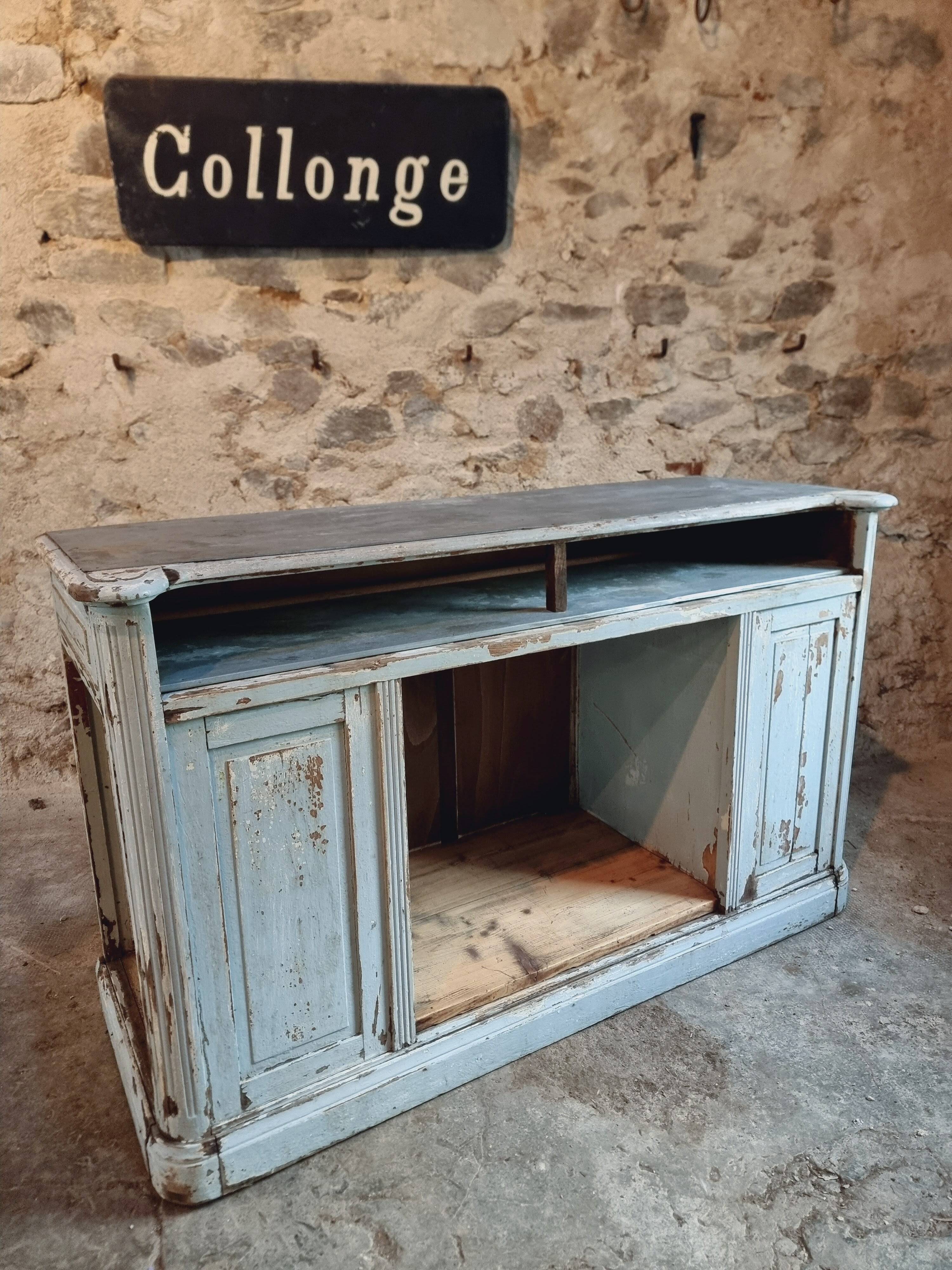 Comptoir ancien en chêne avec plateau en zinc et patine bleue