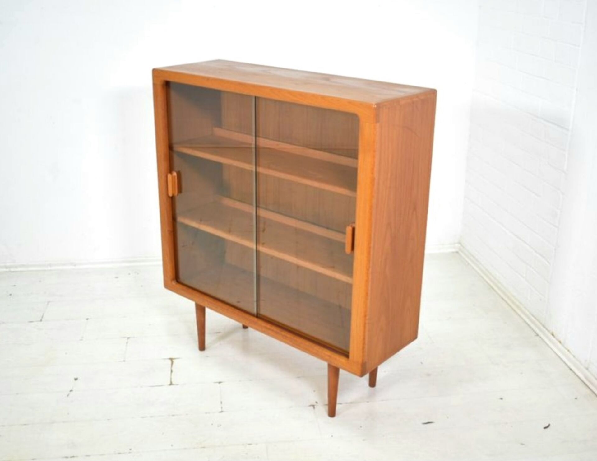 Showcase by CFC Silkeborg 1960s Danish teak Scandinavian display cabin
