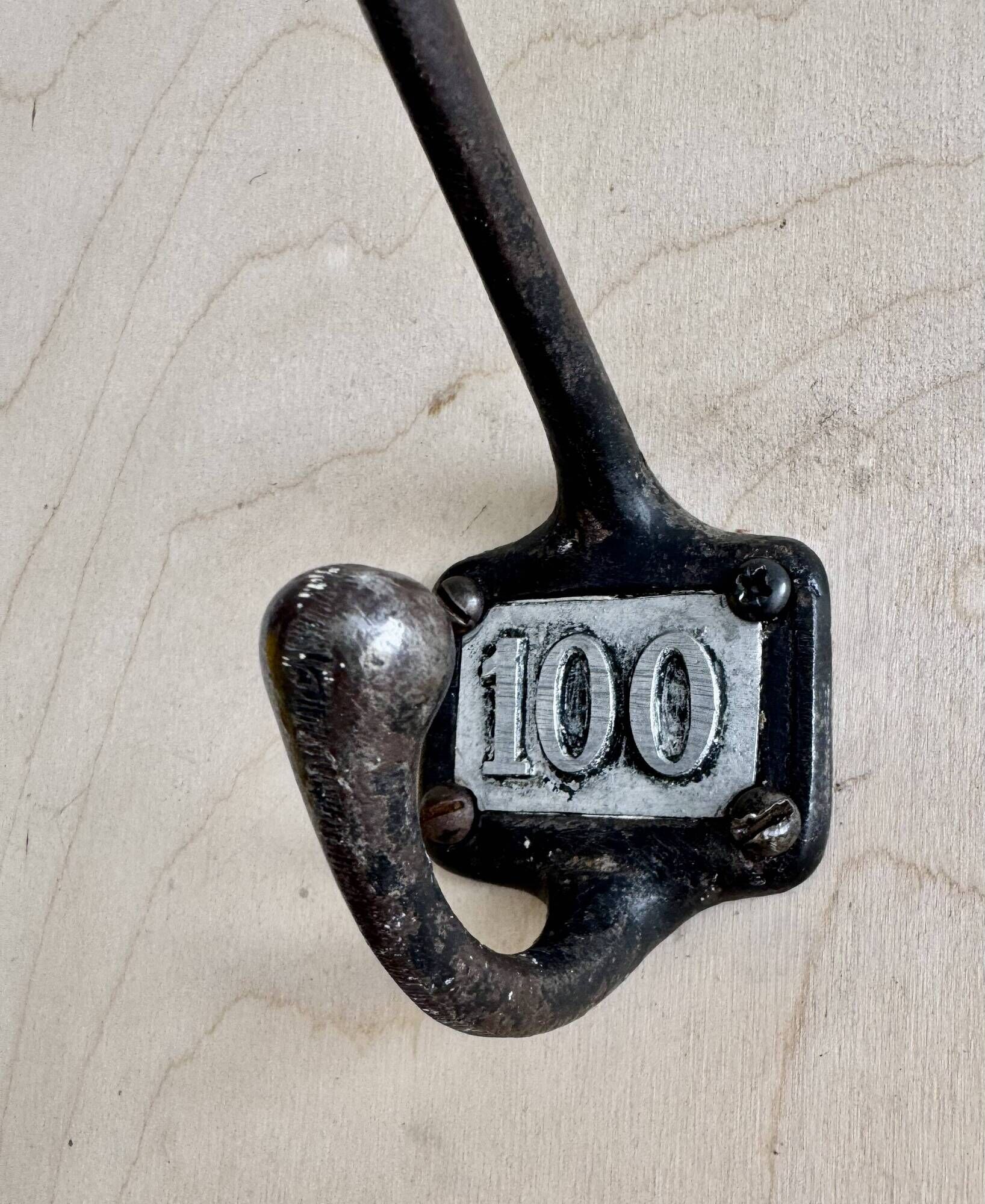 Patère ancienne en métal