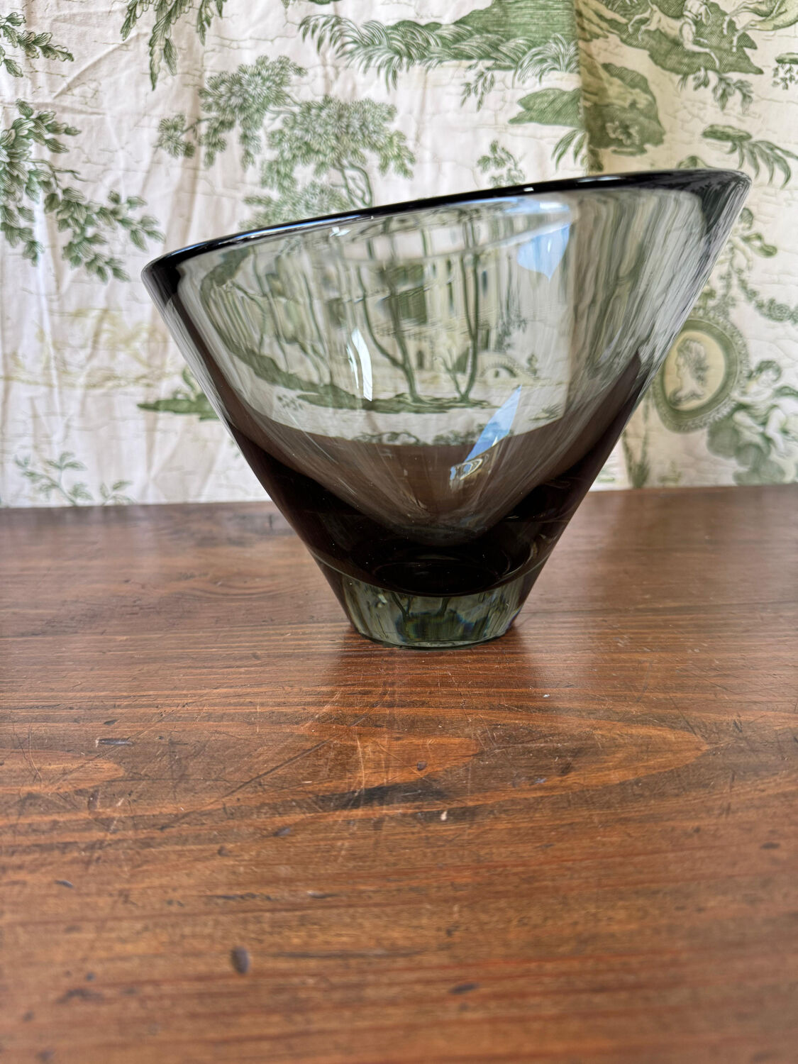 Large asymmetrical bowl designed by Per Lütken for Holmegaard