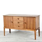 Buffet en noyer de Gordon Russell pour Heal, datant du milieu du siècle