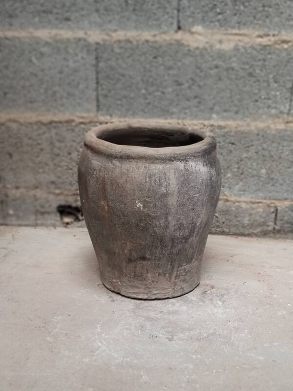 Pot ancien en terre cuite