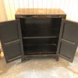 Ancien meuble chinois laqué noir orné de pierres dures / cabinet