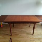 Scandinavian style table palissandre bois