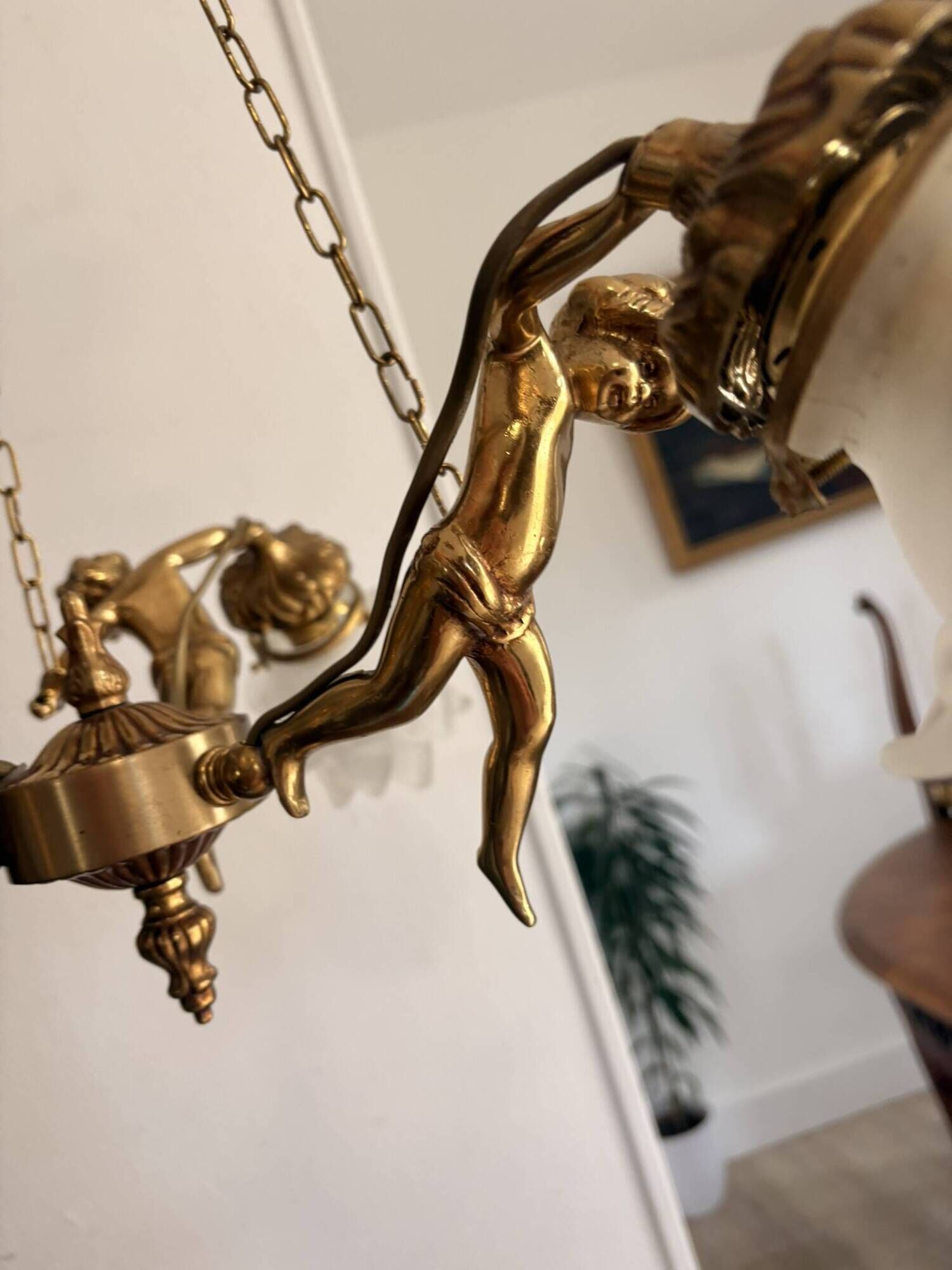 Golden bronze lustre with musical cherubs in vintage Louis XV style - lighting