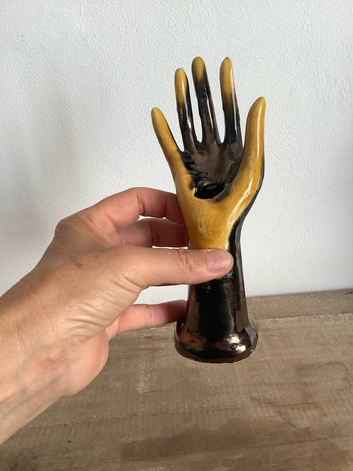 Hand ring holder or soliflore
