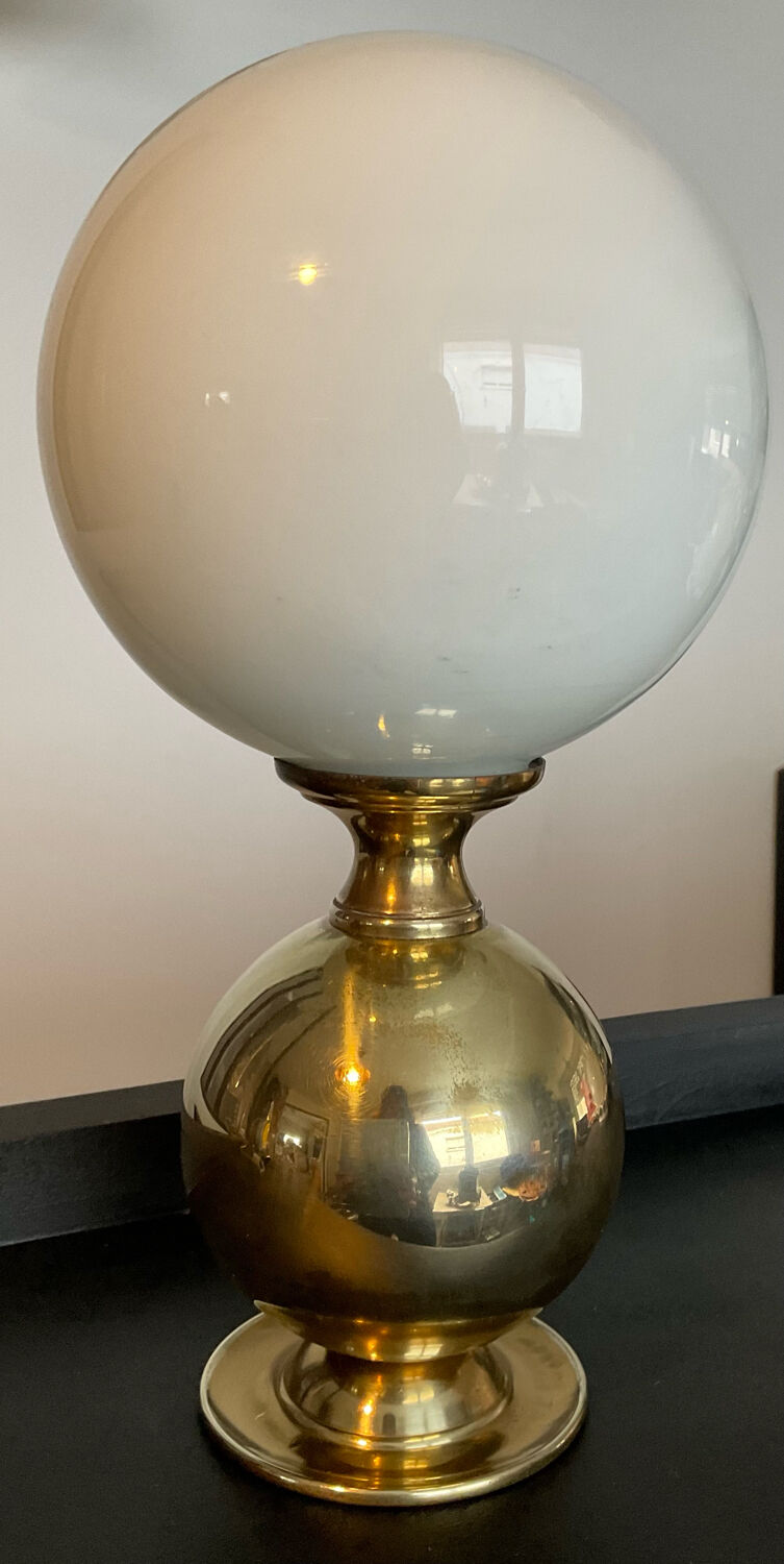 Vintage lamp in brass and opaline 70s