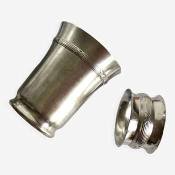 Timpani and silver metal towel ring