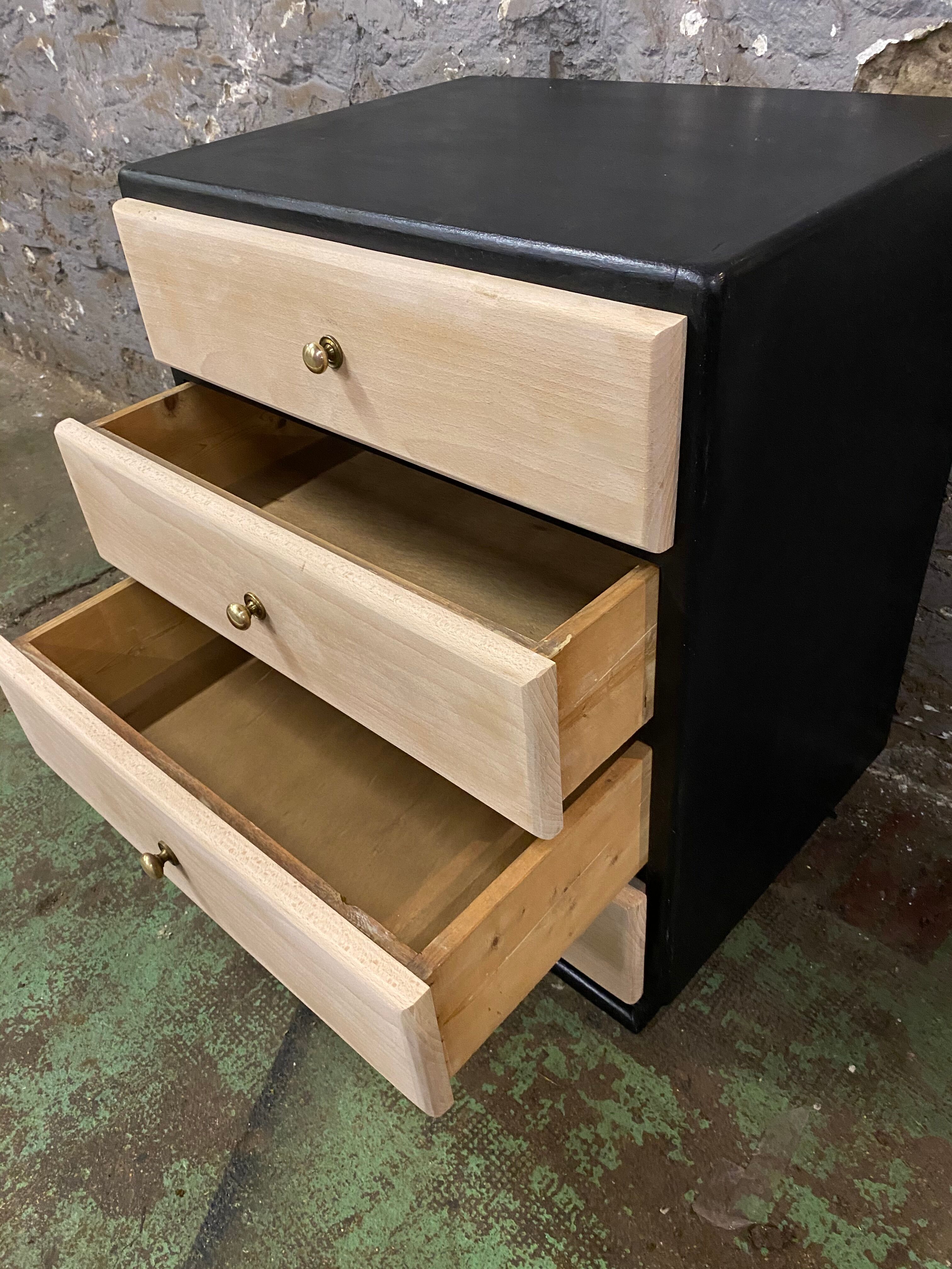 Vintage vintage dresser