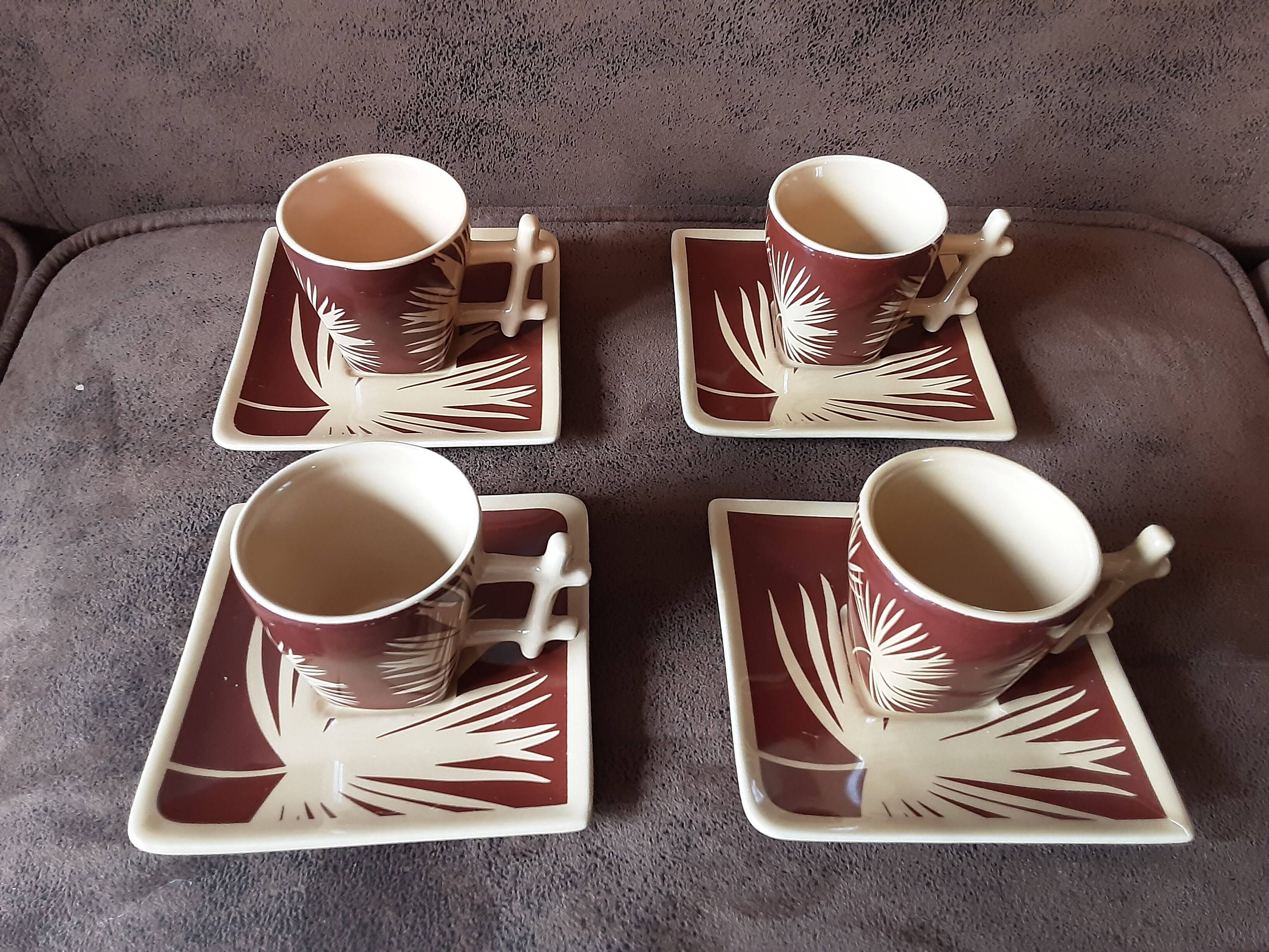 Lot de 4 tasses et soucoupes  Amadeus