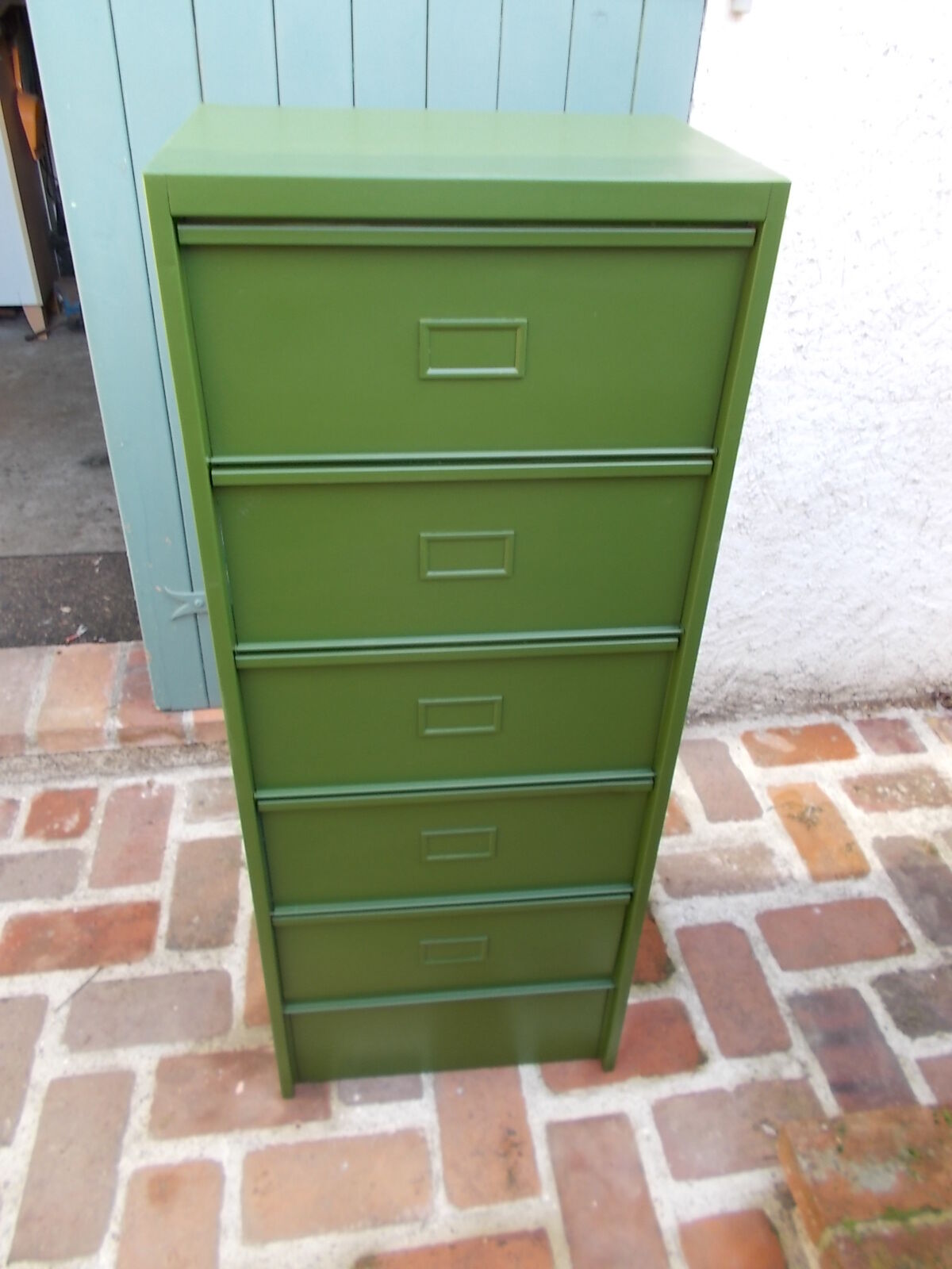 Valve steel furniture