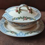 Old Tournay sauce boat. Creil and Montereau