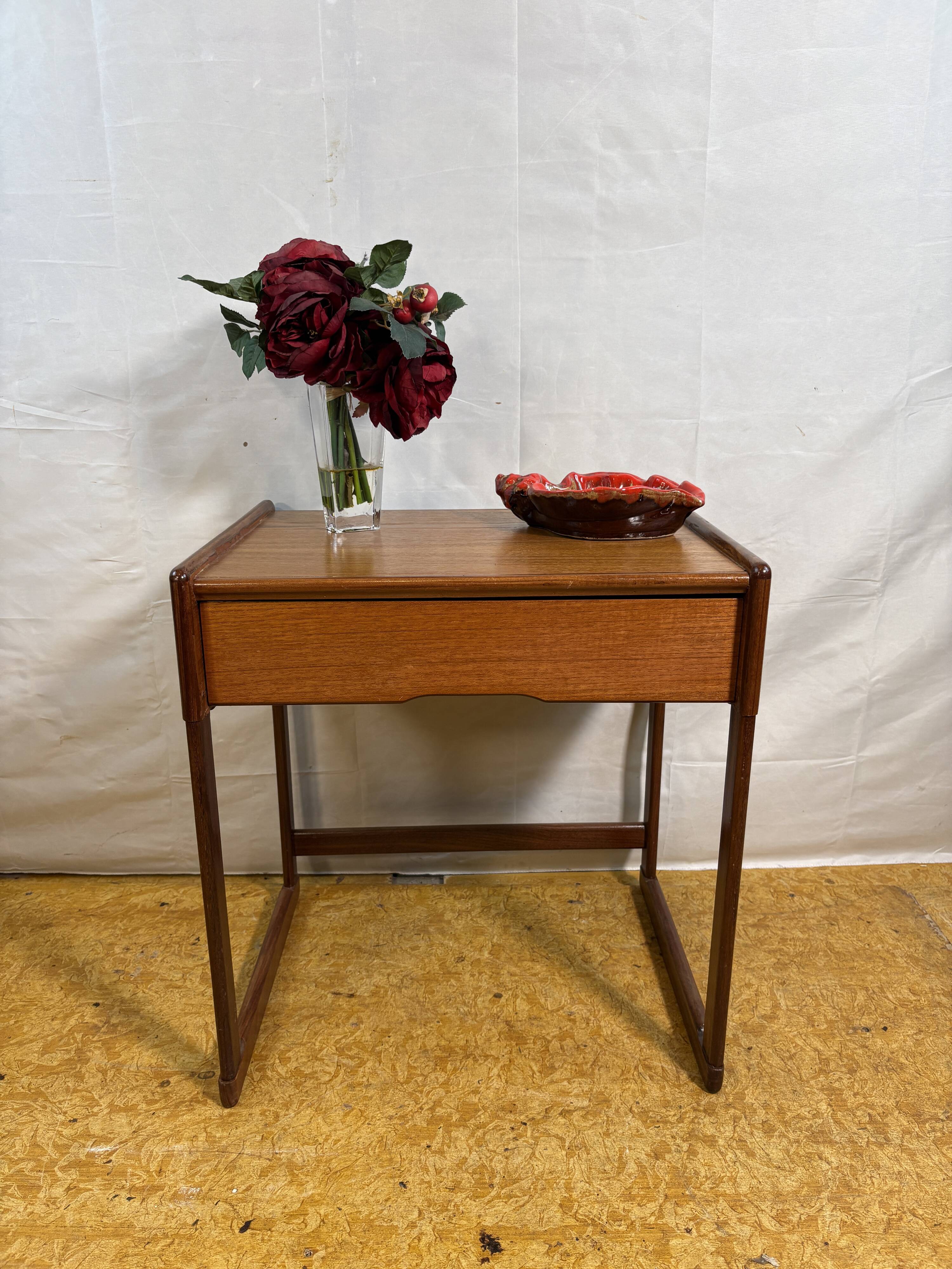 Table d'appoint G Plan en teck vintage – Moderne du milieu du siècle – Années 1960