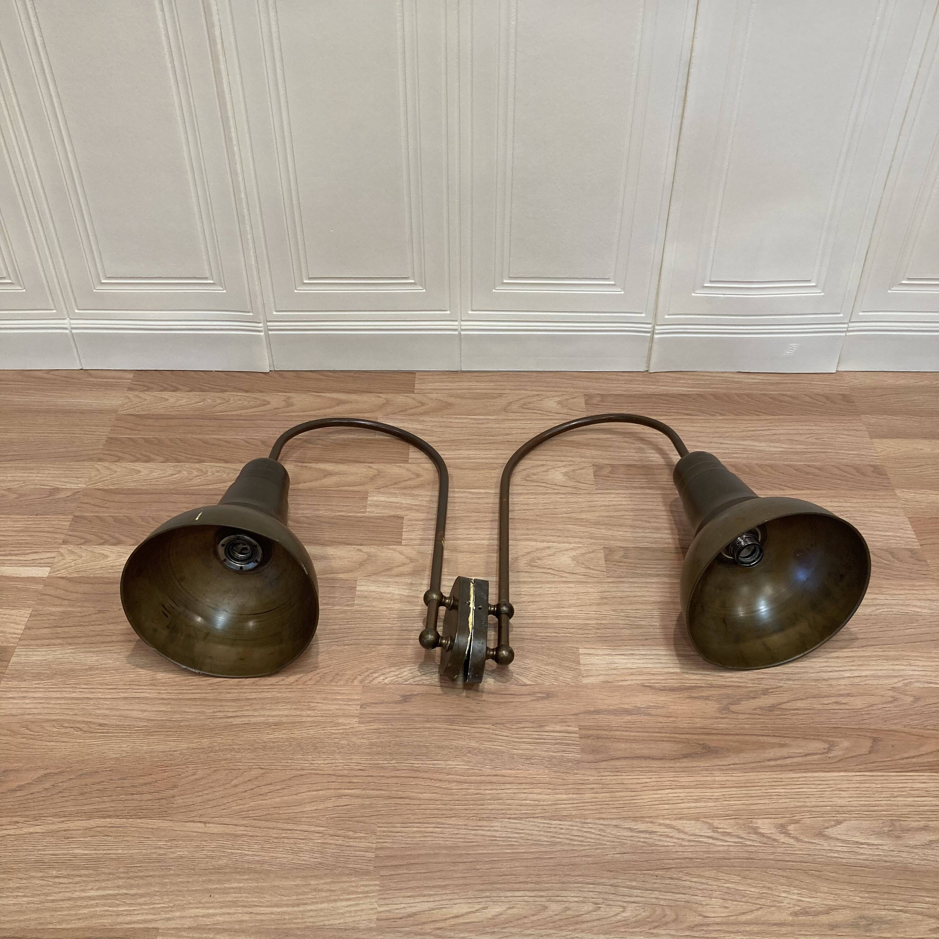 Grande paire d'appliques 1950 Design industriel.