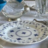 8 English dinner plates