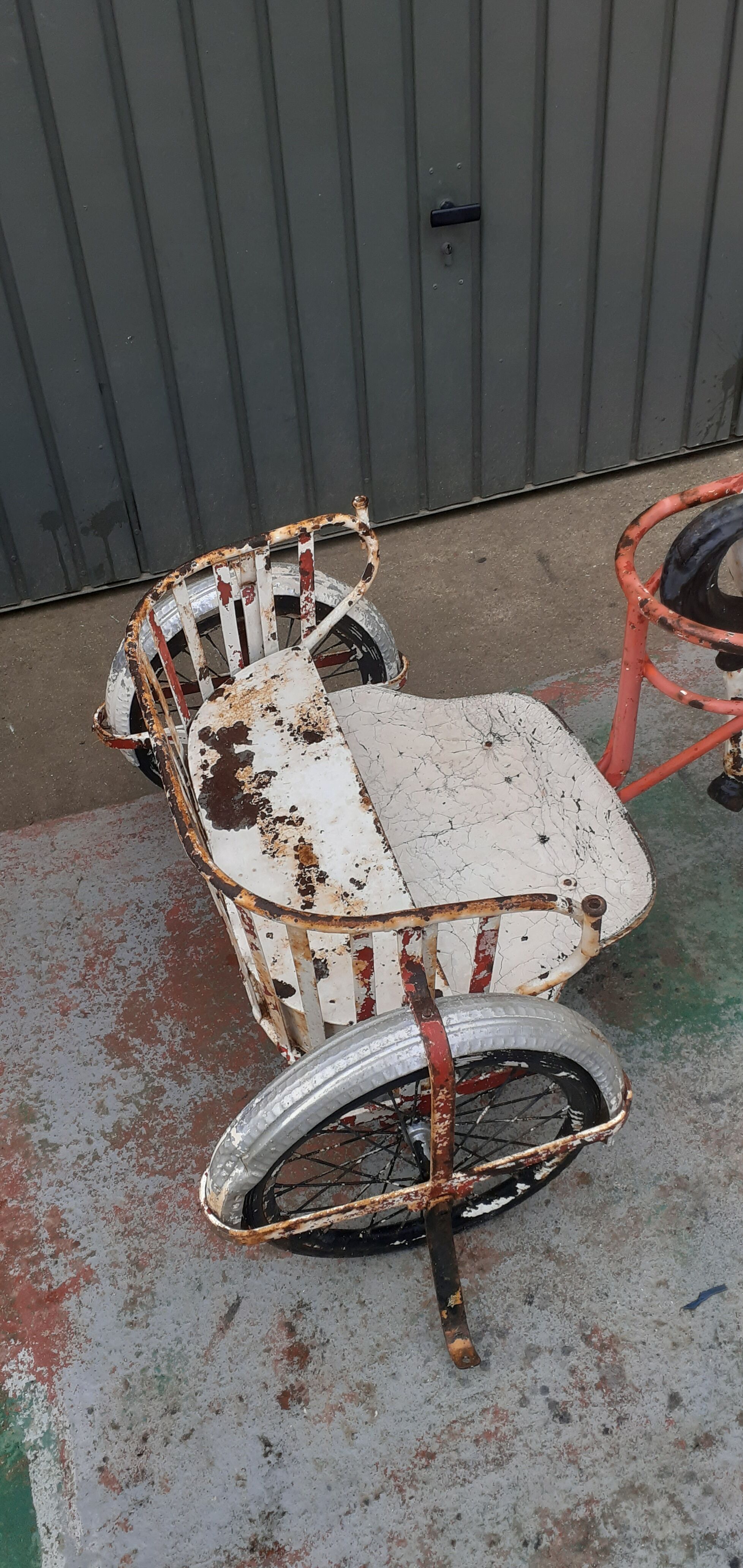 Sulky metal carousel two-seater 50s