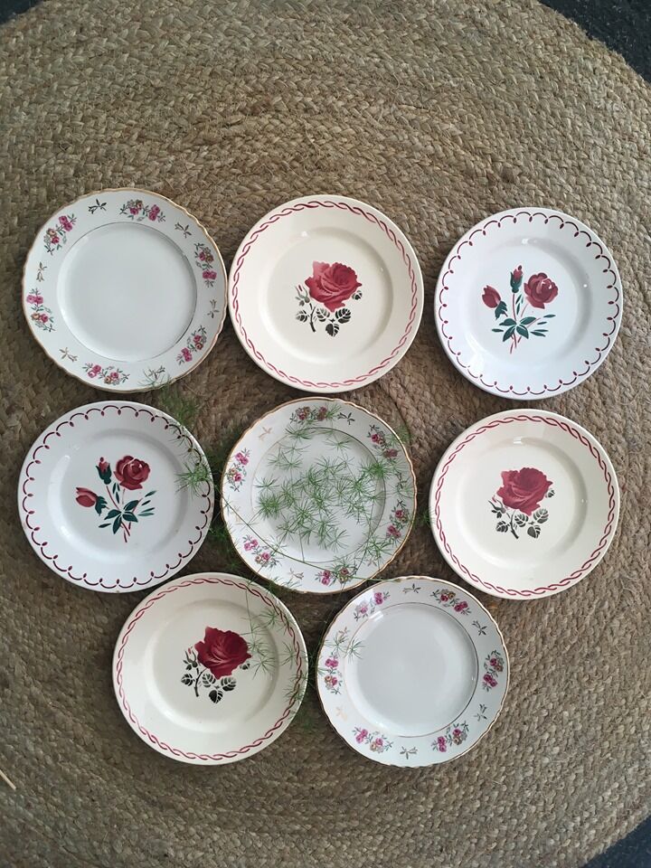 Set eight flowery dessert plates