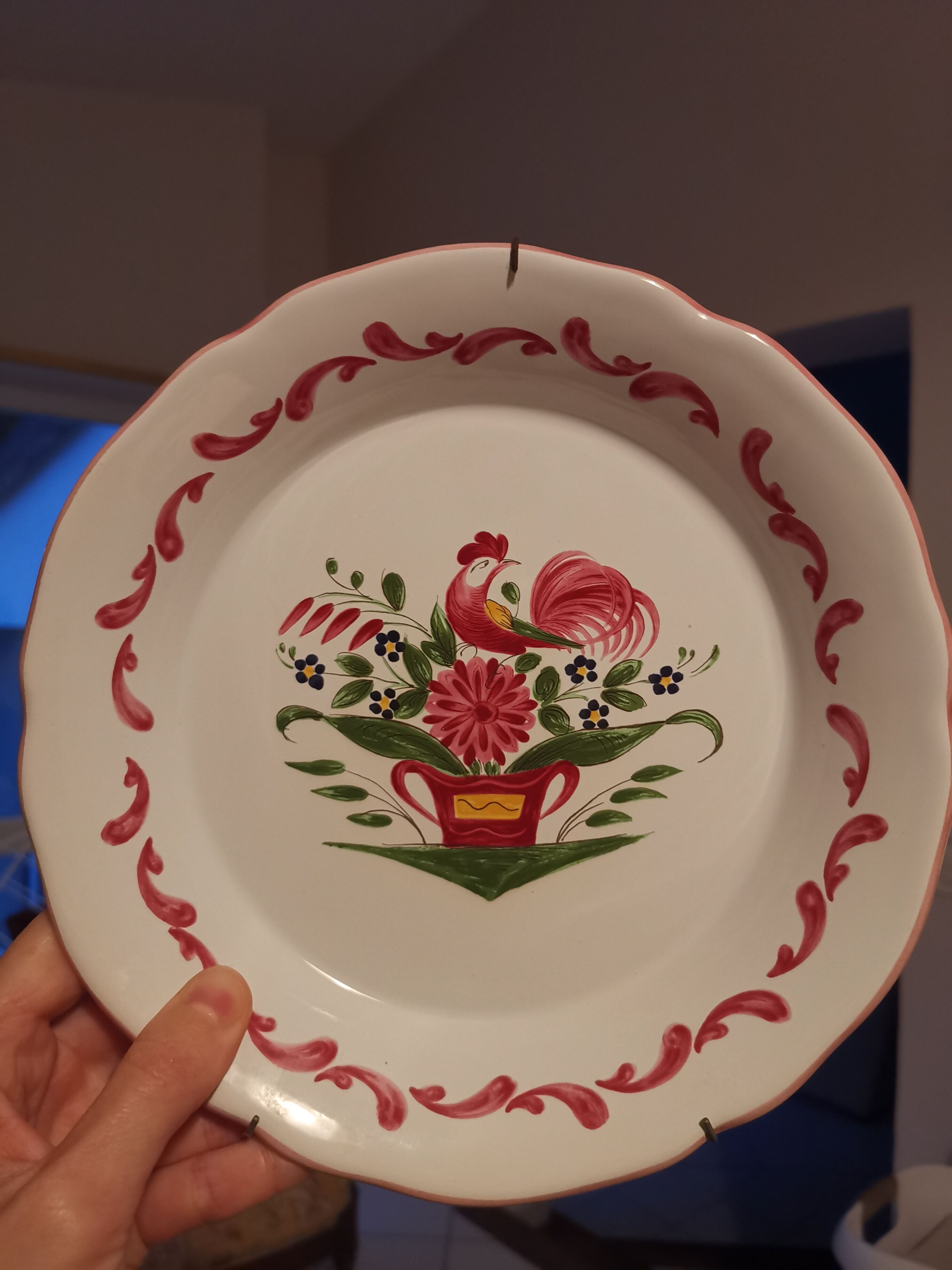 Porcelain plate vegetal pattern