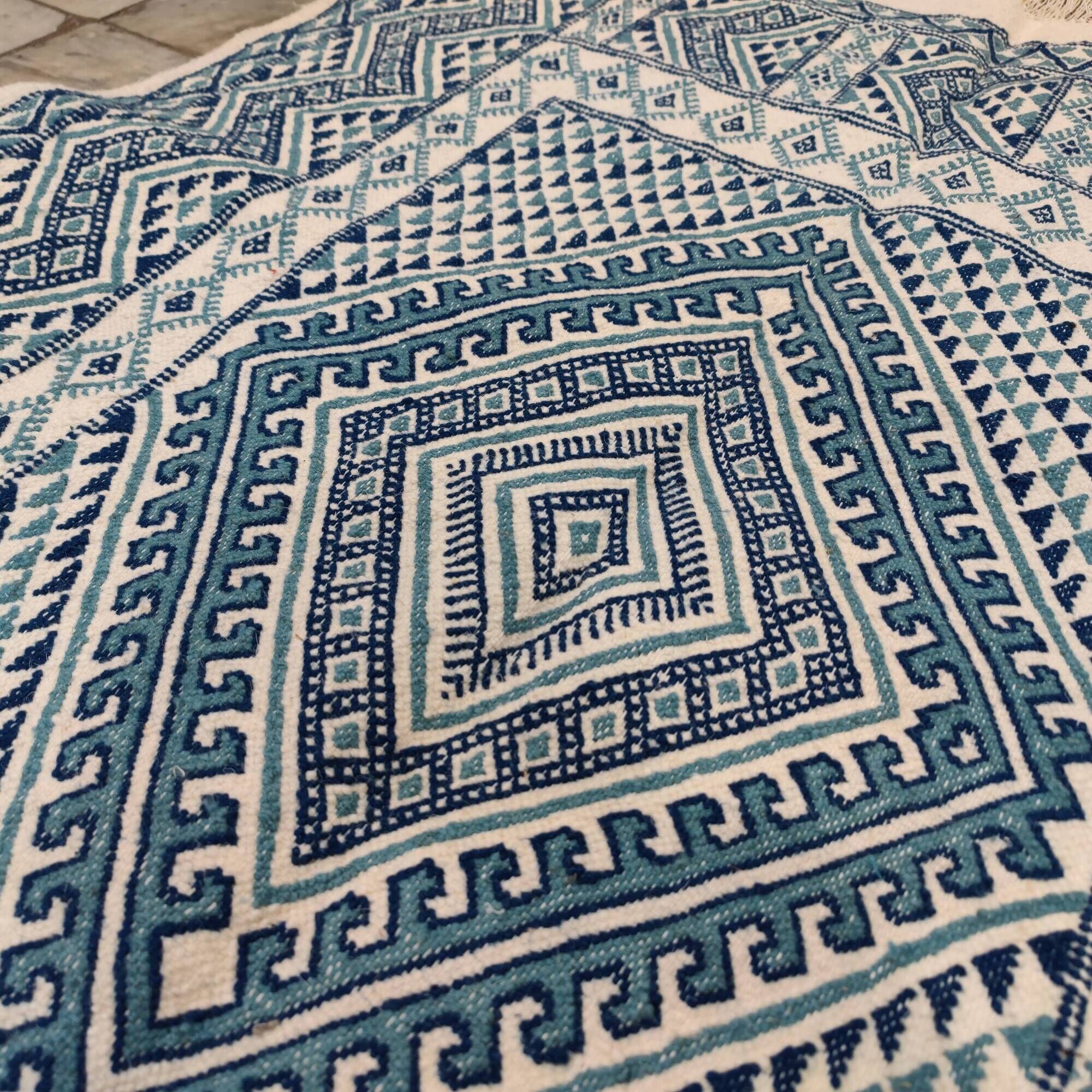 White and blue margoum rug hand-woven in natural wool