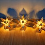 Large floral wall light in brass and gilded metal, Willy Daro, 1970.