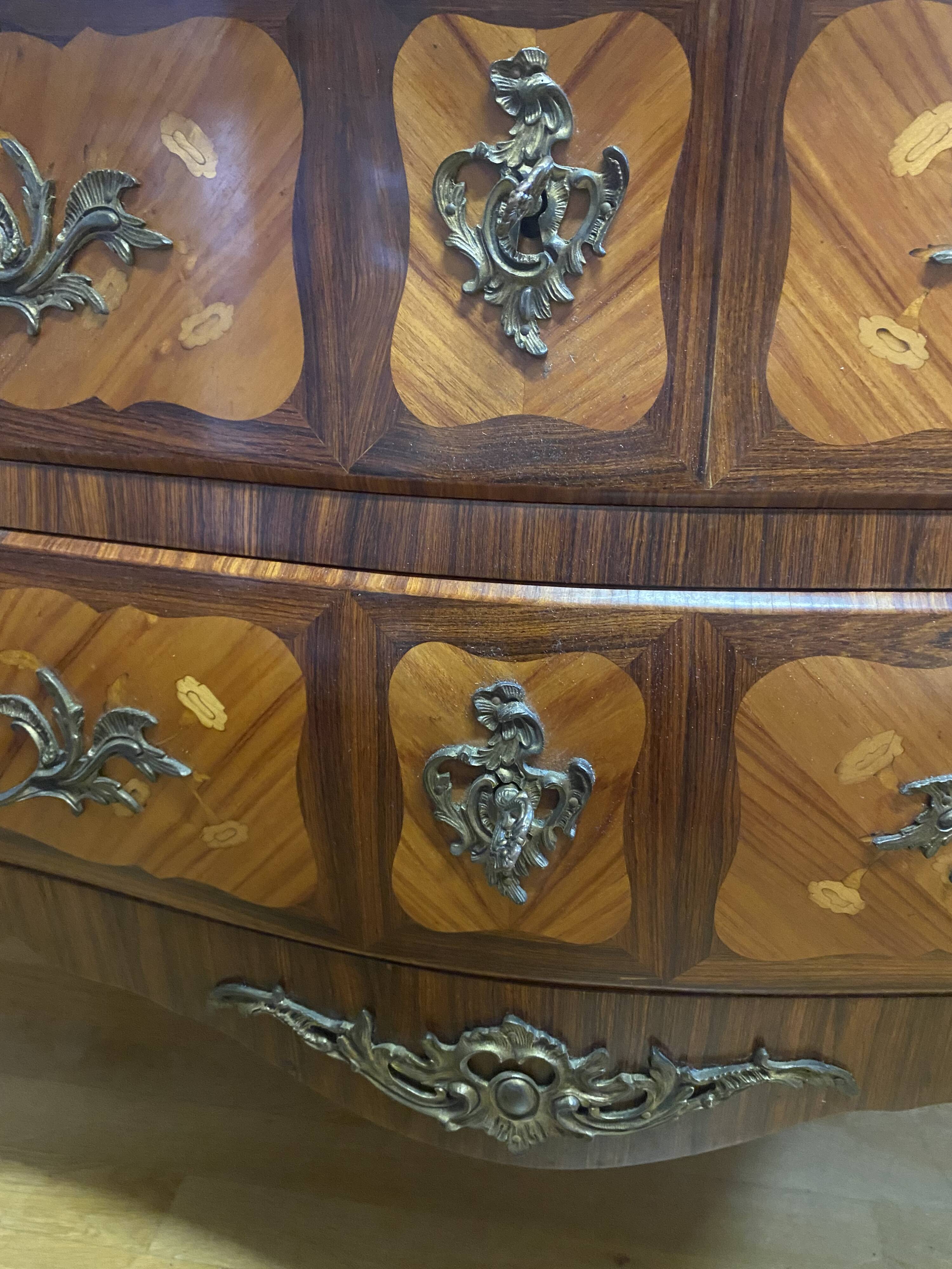 Louis XV style commode, in rosewood marquetry.