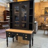 Desk with showcase